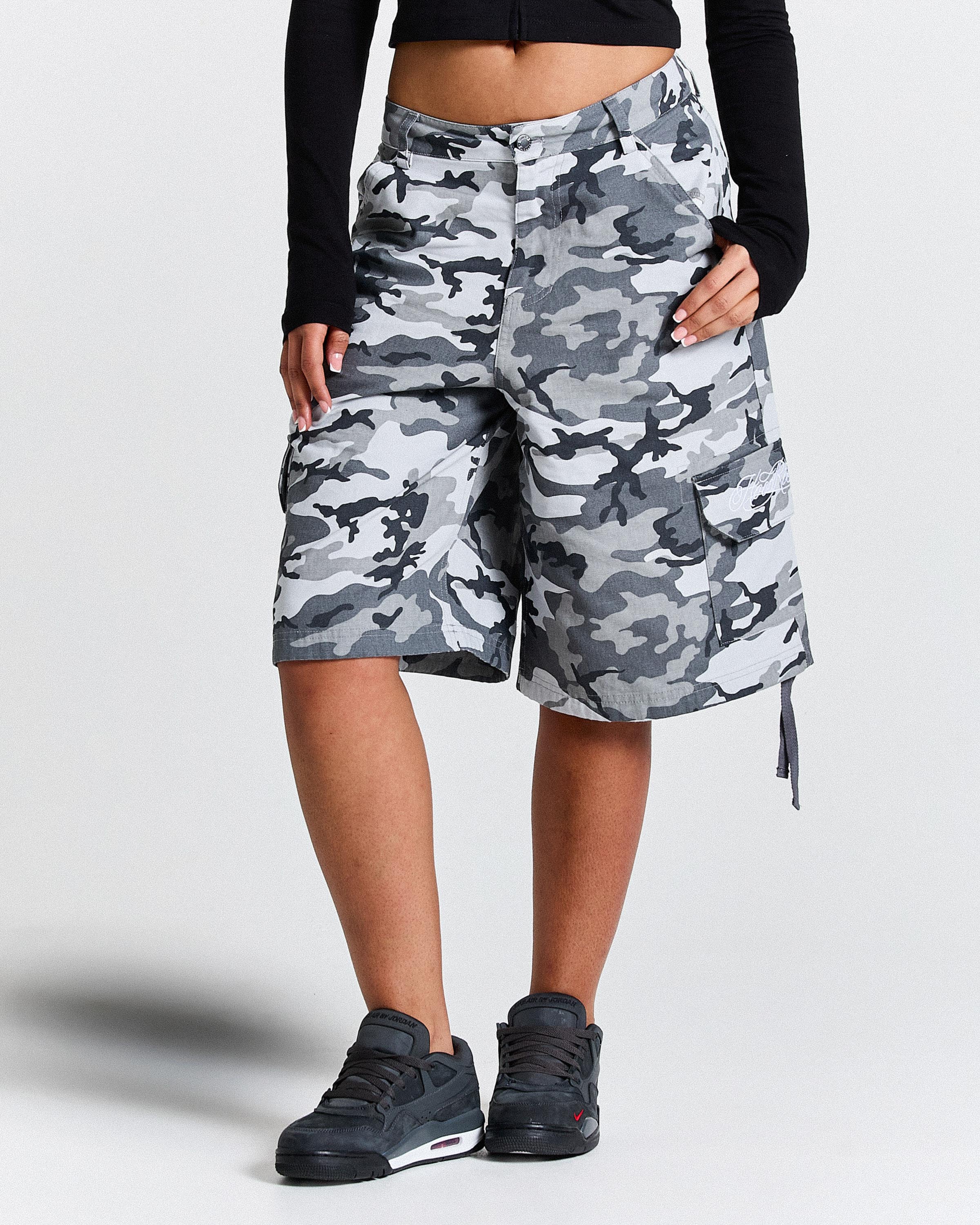 Field Oversized Cargo Woven Jort - Grey Camo - Image 9