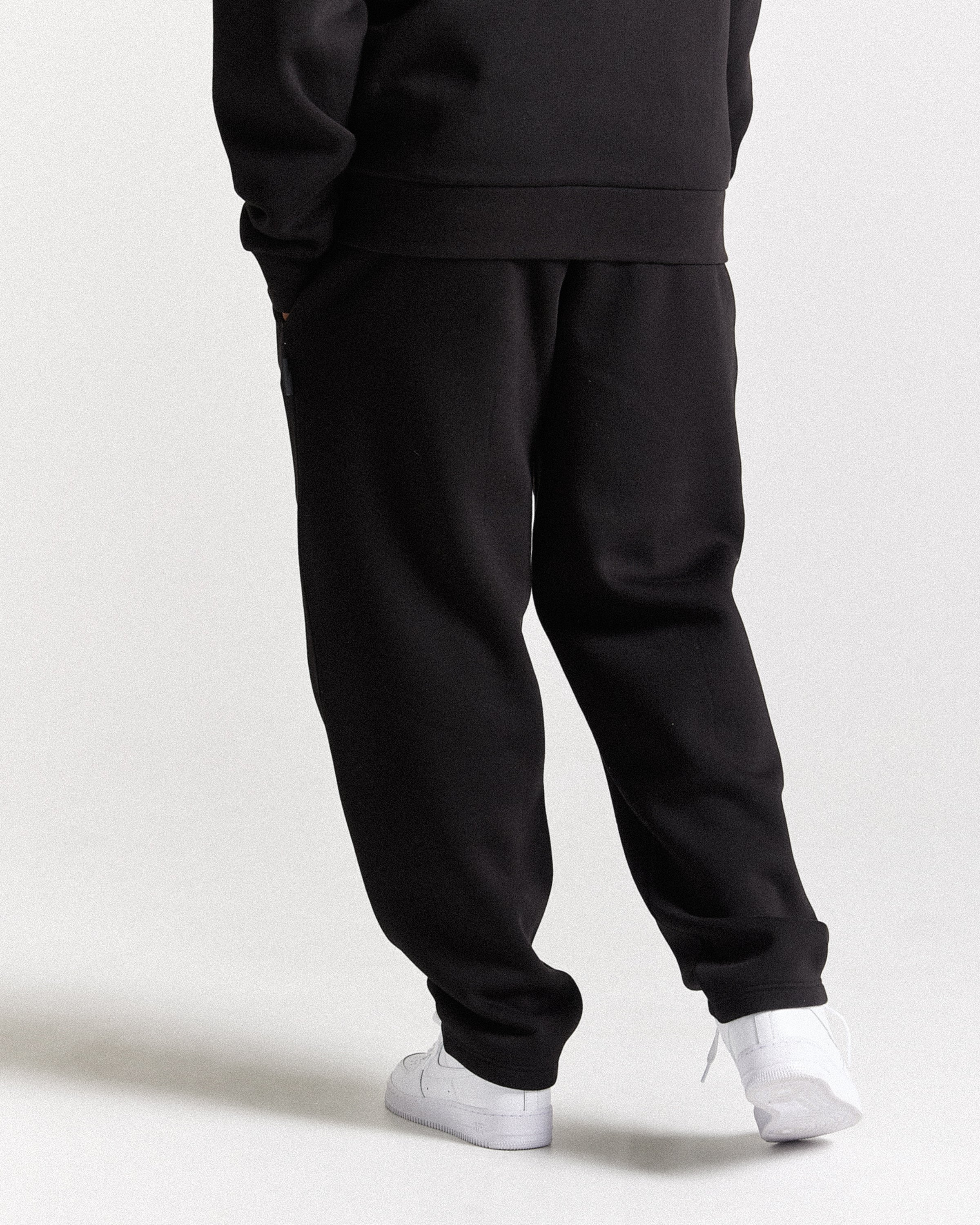 Triluxe Oversized Jogger - Black/White - Image 5